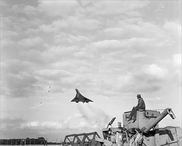 Concorde lands at RAF Fairford after successful test flight of new engines