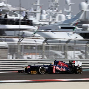 2013 Grand Prix Races Metal Print Collection: Rd17 Abu Dhabi Grand Prix