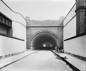 People Collection: Building Rotherhithe Tunnel BB99_06817
