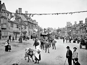 Chipping Campden Jigsaw Puzzle Collection: Floral Festival, Chipping Campden CC73_00462