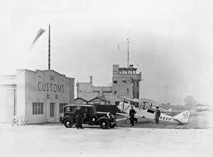 Heathrow Airport Framed Print Collection: Heston Aerodrome c. 1930s AFL03_aerofilms_c19981