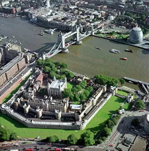Tower of London Fine Art Print Collection: Tower of London & Tower Bridge 21766_20