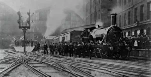 Steam Trains Greetings Card Collection: The last broad gauge train leaving Paddington Station, 20th May 1892