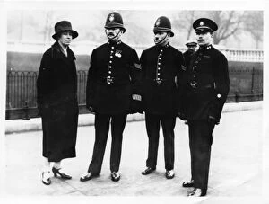 Buckingham Palace Collection: Inspector Alice B Clayden outside Buckingham Palace