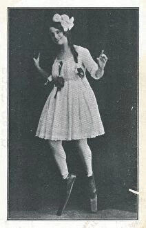 Plaits Collection: Malvina Dunreath music hall singer and long boot dancer