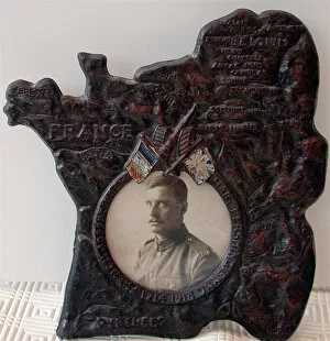 24 May 2006 Photographic Print Collection: WWI photo frame showing the Western Front with map