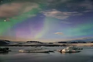 Aurora Borealis Pillow Collection: Aurora borealis (Northern Lights) over Jokulsarlon Glacial Lagoon, Iceland, Polar Regions
