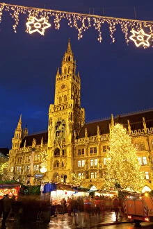 Related Images Fine Art Print Collection: Christmas Market in Marienplatz and the New Town Hall, Munich, Bavaria, Germany, Europe