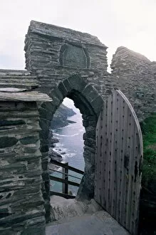 Related Images Fine Art Print Collection: Doorway, Tintagel Castle, Cornwall, England, United Kingdom, Europe