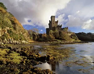 Isle of Skye Metal Print Collection: Dunvegan Castle