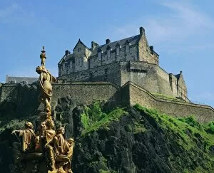 Famous statues Poster Print Collection: Edinburgh Castle