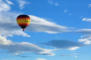 Leisure Activity Collection: Hot air balloon