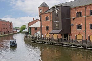 George Orwell Jigsaw Puzzle Collection: The Leeds and Liverpool Canal at Wigan Pier, as in the book by George Orwell