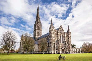 Historic landmarks Metal Print Collection: The magnificent Salisbury cathedral, Salisbury, Wiltshire, England, United Kingdom