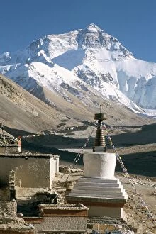 Monuments and landmarks Photographic Print Collection: North side of Mount Everest (Chomolungma), from Rongbuk monastery, Himalayas