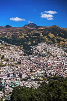 Quito Metal Print Collection: Quito, with Pichincha Volcano in the background, Ecuador, South America