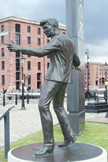 Landmarks of the past Jigsaw Puzzle Collection: Statue by Tom Murphy of singer songwriter Billy Fury, near Albert Dock