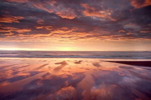 V Iew Collection: Sunrise, Alnmouth Beach, Alnmouth, Alnwick, Northumberland, England, United Kingdom