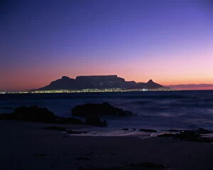 Cape Town Framed Print Collection: Table Mountain at dusk