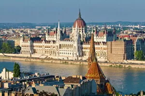 Hungary Fine Art Print Collection: View of the Parliament Building, Budapest, Hungary, Europe