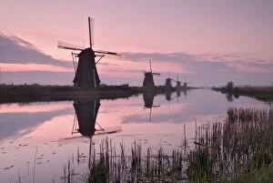 Rivers Fine Art Print Collection: Windmills at Kinderdijk at dawn