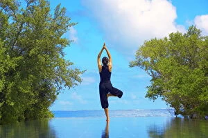 Indian Ocean Collection: Yoga meditation, Full Moon Island, Male Atoll, Maldives, Indian Ocean, Asia