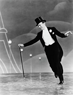 Actors and Actresses Canvas Print Collection: Fred Astaire in Mark Sandrichs Top Hat (1935)