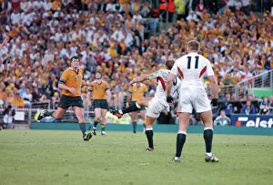 Rugby World Cup 2003 Collection: Jonny Wilkinson strikes the World Cup-winning drop goal