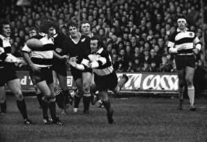 Tours Photographic Print Collection: Phil Bennett passes for the Barbarians against the All Blacks in 1973