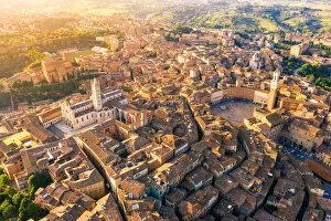 Monuments and landmarks Photographic Print Collection: Aerial view of Siena old Town. Siena, Tuscany, Italy, Europe