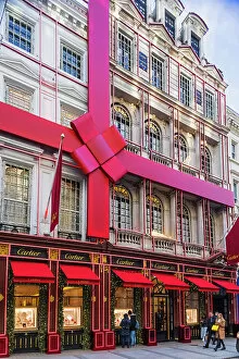 Shopping Collection: England, London, New Bond Street, Cartier Store with Christmas Decorations