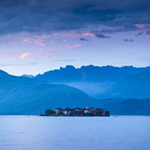 Lago Maggiore Collection: Isola dei Pescatori (Fishermens Islands) illuminated at dusk, Borromean Islands