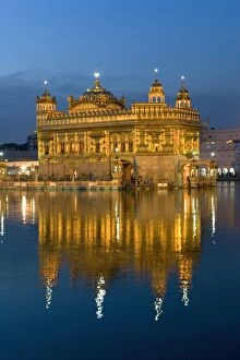 Usk Metal Print Collection: Sikh Golden Temple of Amritsar, Punjab, India