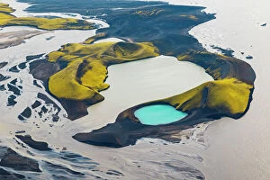 Water Fine Art Print Collection: Torquoise volcanic Skafta lake in icelandic highlands, Iceland