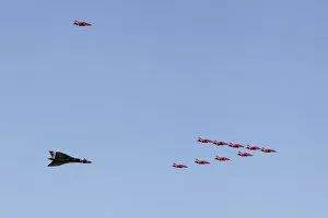 Red Arrows Collection: England, Gloucestershire, Fairford, Vulcan Bomber and Red Arrows, Air Tattoo