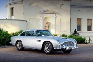 Film Cushion Collection: Aston Martin DB5 (original James Bond 007 Goldfinger car) 1964 silver