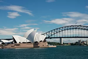 Australia Greetings Card Collection: Australia, NSW, Sydney. Landmark Sydney Opera House and Harbour Bridge