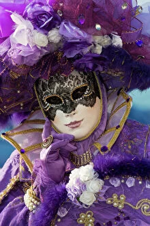 Portrait photography Mouse Mat Collection: Carnival Venice Italy Masked Costumes