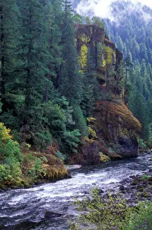 Nature-inspired art Jigsaw Puzzle Collection: North fork Umpqua River, Oregon Cascades