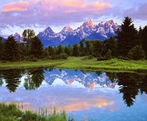 Landscape paintings Poster Print Collection: USA; Wyoming, Grand Teton National Park. A Grand Tetons reflecting in the Snake River