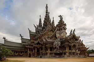 Chinese Metal Print Collection: View of Sanctuary of Truth, Pattaya, Thailand