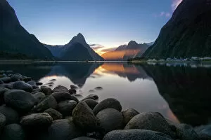 Scenic artwork Photographic Print Collection: Milford Sound, Fiordland National Park