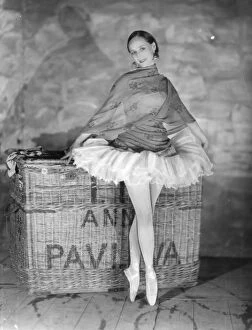 Related Images Photo Mug Collection: Prima Ballerina Russian Ballet Dancer Anna Pavlova