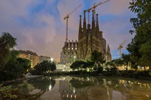 Majestic historic structures Photo Mug Collection: Sagrada Familia in Barcelona, Catalonia, Spain