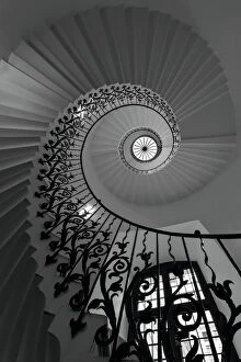 Monuments and landmarks Photographic Print Collection: Spiral staircase; Tulip staircase, Queens House, Greenwich