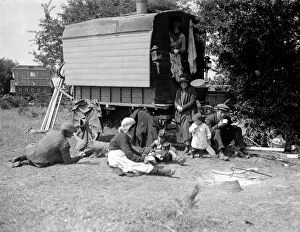 Caravan Collection: Romany gypsy family camped on Epsom downs during the race meeting on Epsom racecourse