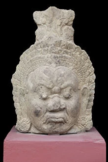 Siem Reap Photo Mug Collection: Guardian's head, from the gate of Angkor Thom, Siem Reap, angkorian period, Bayon style