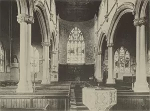 Churches Canvas Print Collection: Hungerford: Parish Church, Interior (b / w photo)