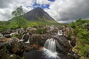 Related Images Fine Art Print Collection: The Scottish mountain Buachaille Etive Mor in Glen Etive near Glencoe in the Highlands of Scotland
