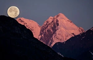Glacier Bay National Park Collection: Moonset behind Mount Salisbury in Glacier Bay National Park